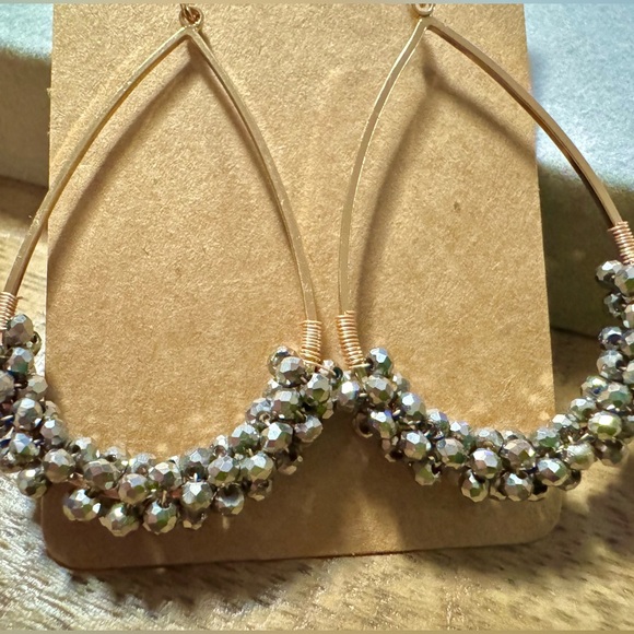 Hand Crafted Gray Crystal beaded earrings - Picture 2 of 2